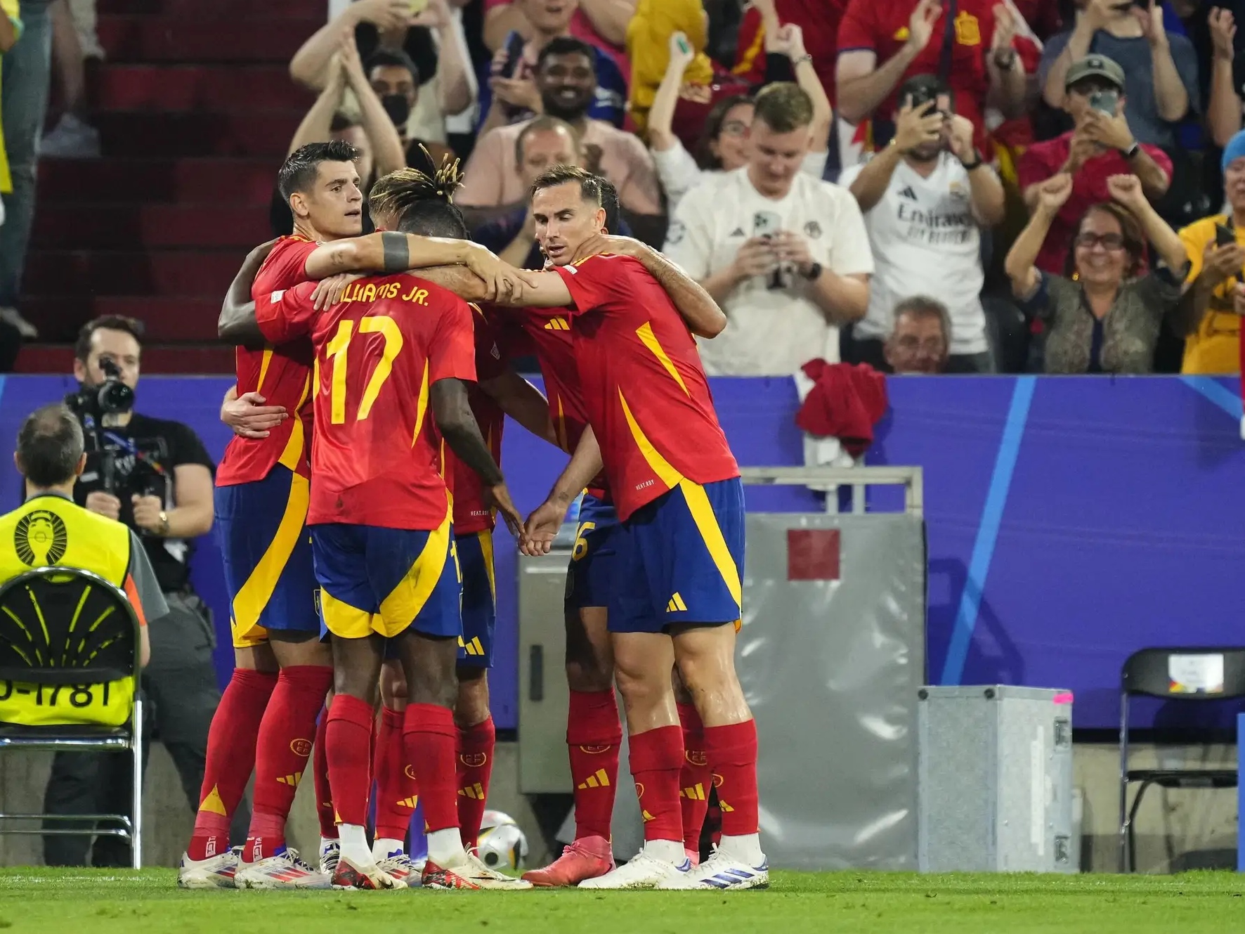 开云下载-葡萄牙队逆转法国队，马龙状态火热