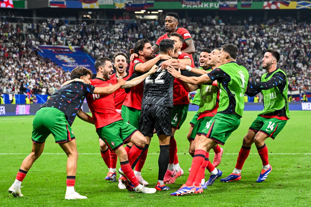 葡萄牙完胜巴黎，加维统治全场