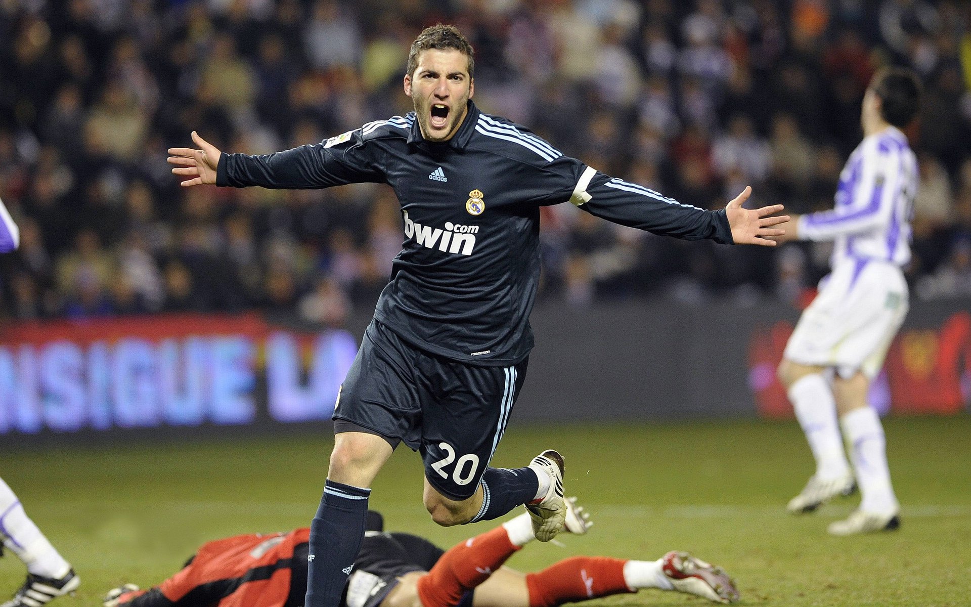 奥利维耶爆发,秘鲁硬仗,当草根足球在曼城主场写下现代神话