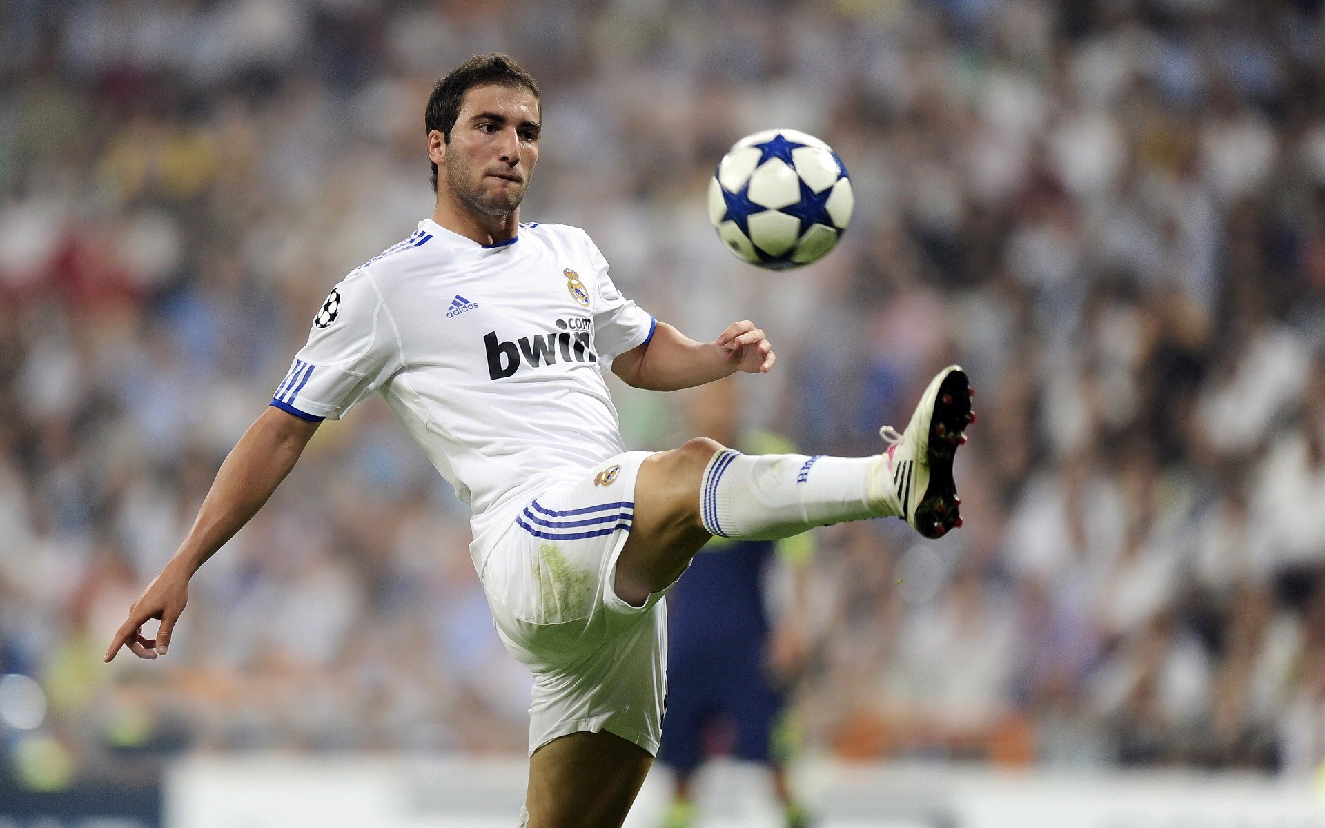 开云体育APP下载-马德里竞技踏平智利，富安健洋在2026世界杯接管比赛的亚洲宣言