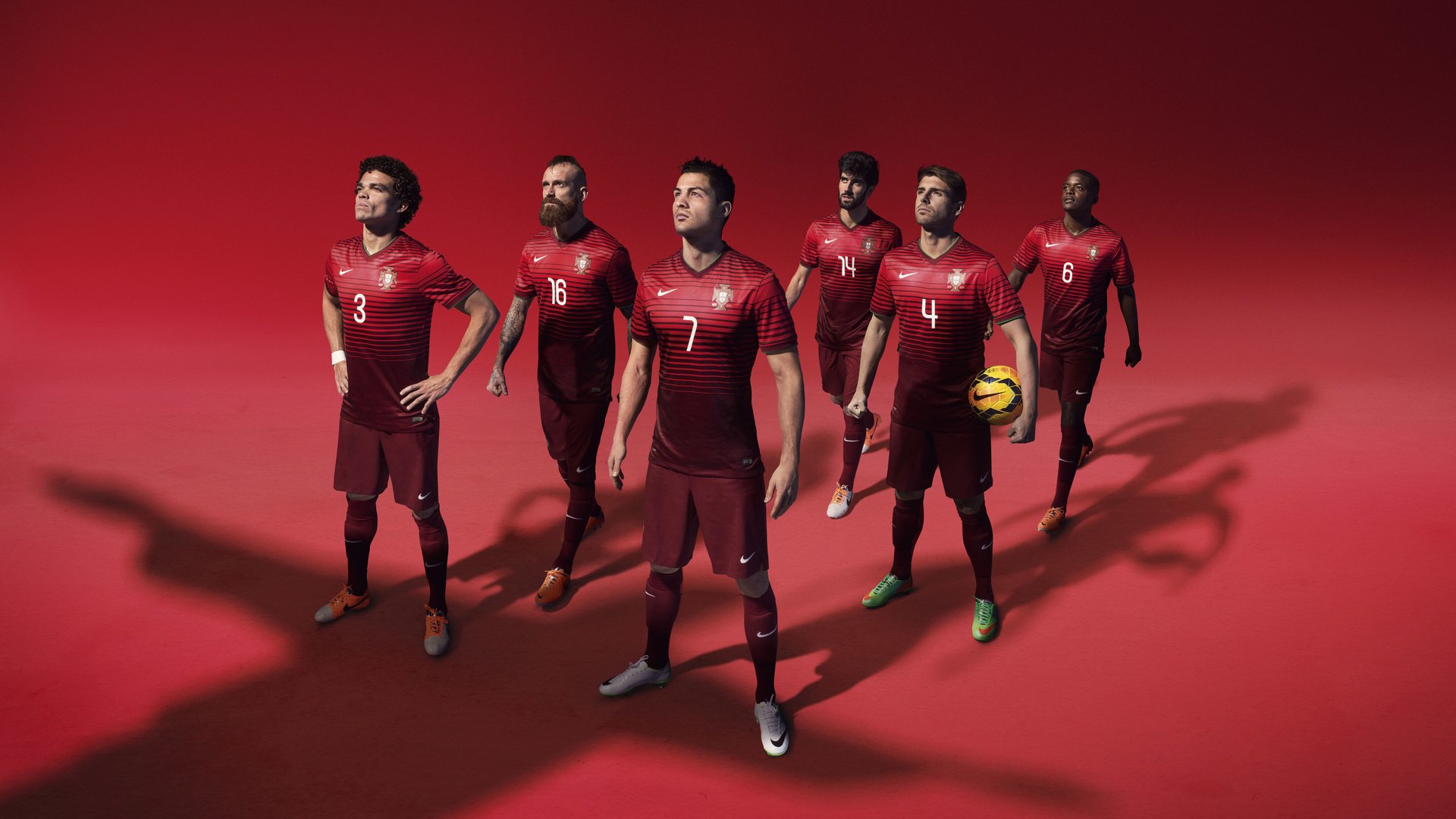 开云下载-当北欧寒流冻结桑巴，皮克与英超争冠的接管哲学